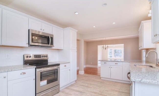 Building Photo - 1437 Springwood Ln