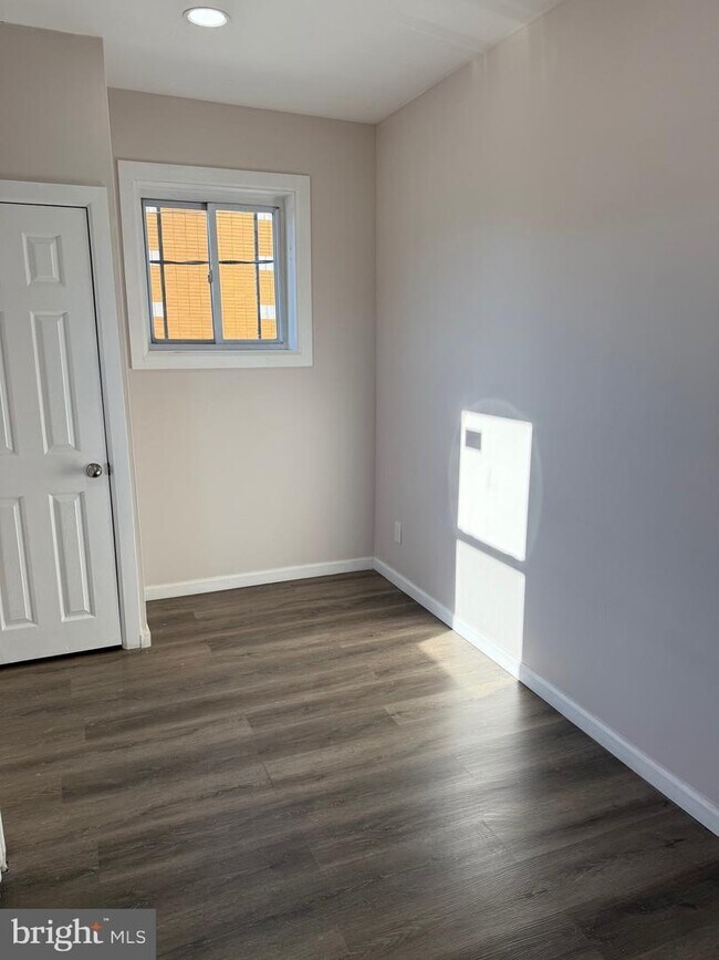 Foto del edificio - 2537 E Auburn St