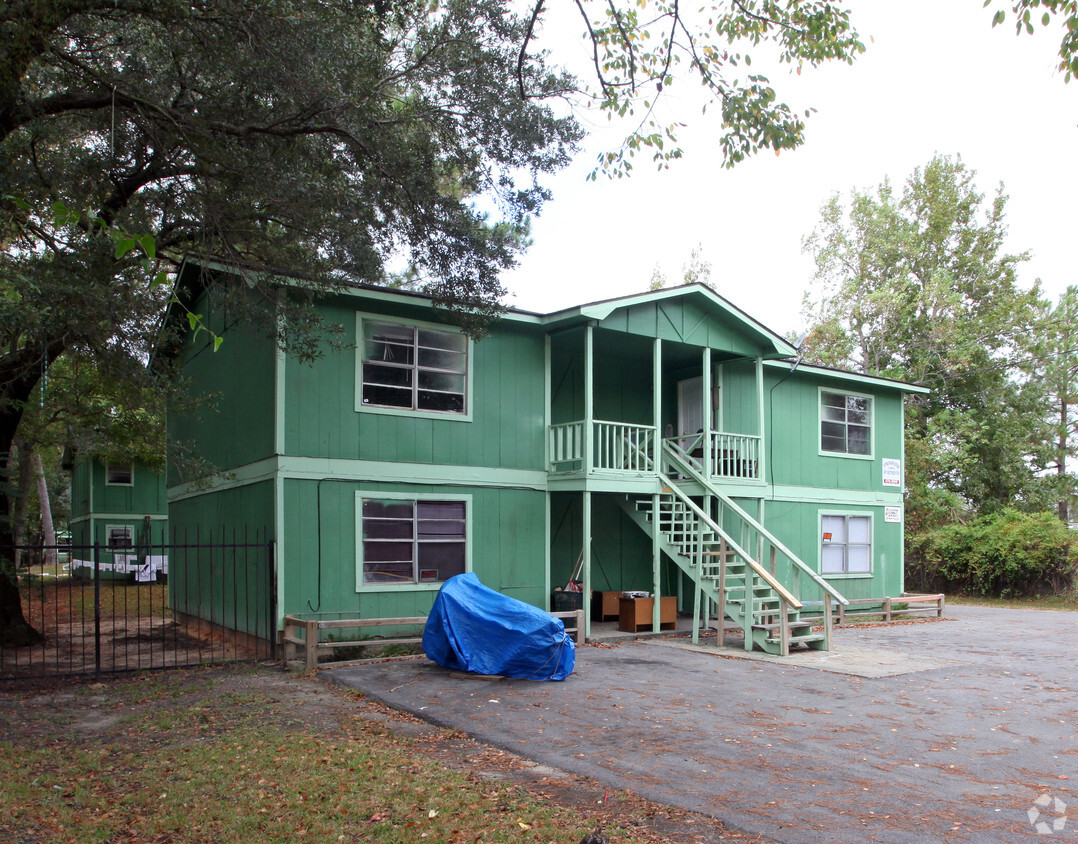 Building Photo - 6421 Springwater St