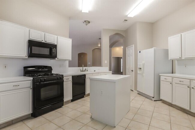 Building Photo - 28902 Ashbrook Ln
