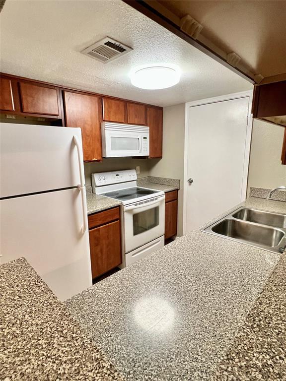 Foto del edificio - 3506 Cove View Blvd