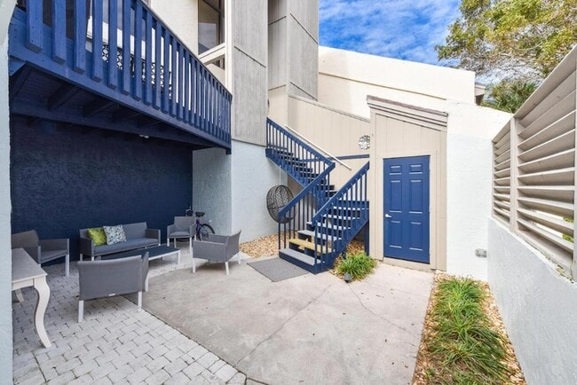 Building Photo - 1605 S US HIGHWAY 1