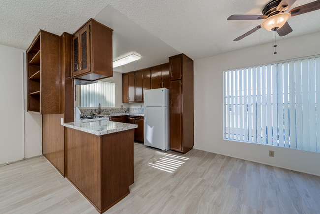 Kitchen/Dining - 4622 Hamilton St