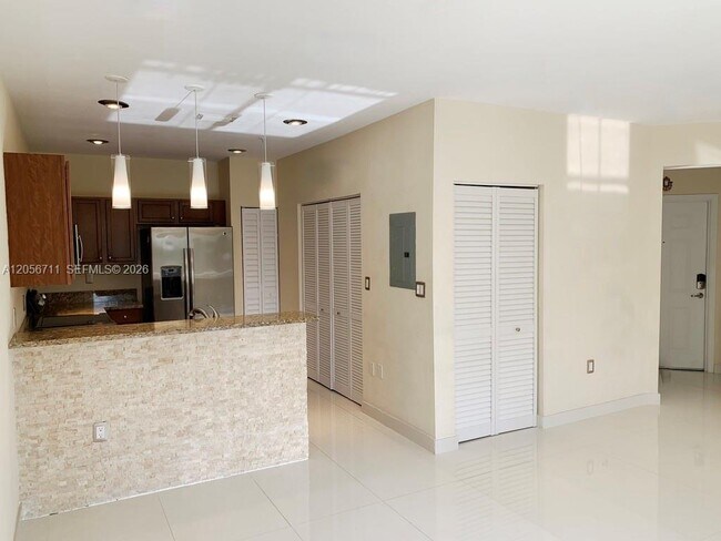 Foto del edificio - 8800 NW 97th Ave