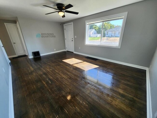 Foto del edificio - 2528 W Wabash Ave