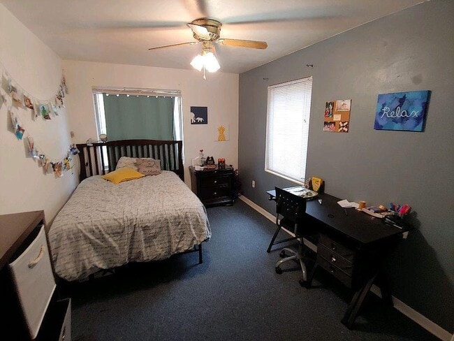 Lots of natural light - 914 SW 8th Ln