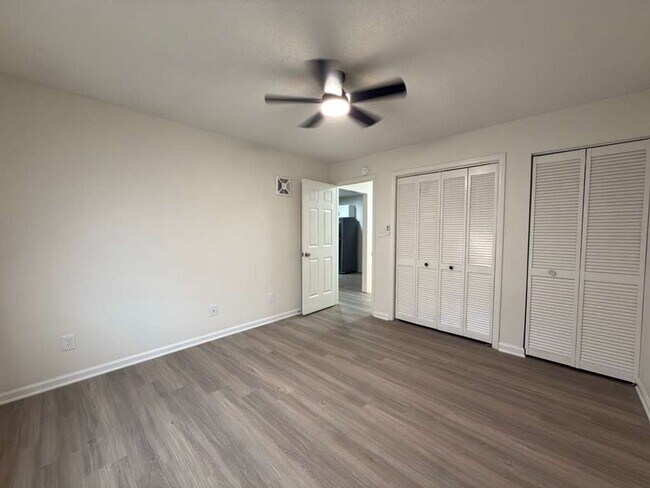 Foto del edificio - One Bedroom Condo