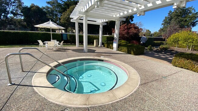 spa - 101 Marina Lakes Dr