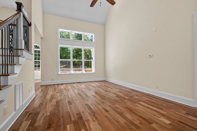 Building Photo - MUST SEE! 4 Bedroom Home with Private Wood...