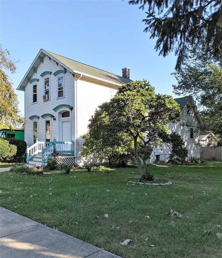 Primary Photo - 304 W Crawford St