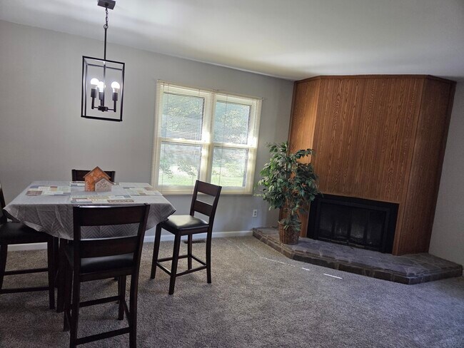 Foto del edificio - 5721 Gardenia Dr