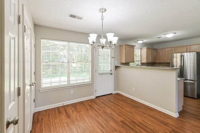 Building Photo - 9296 Brooks Dr