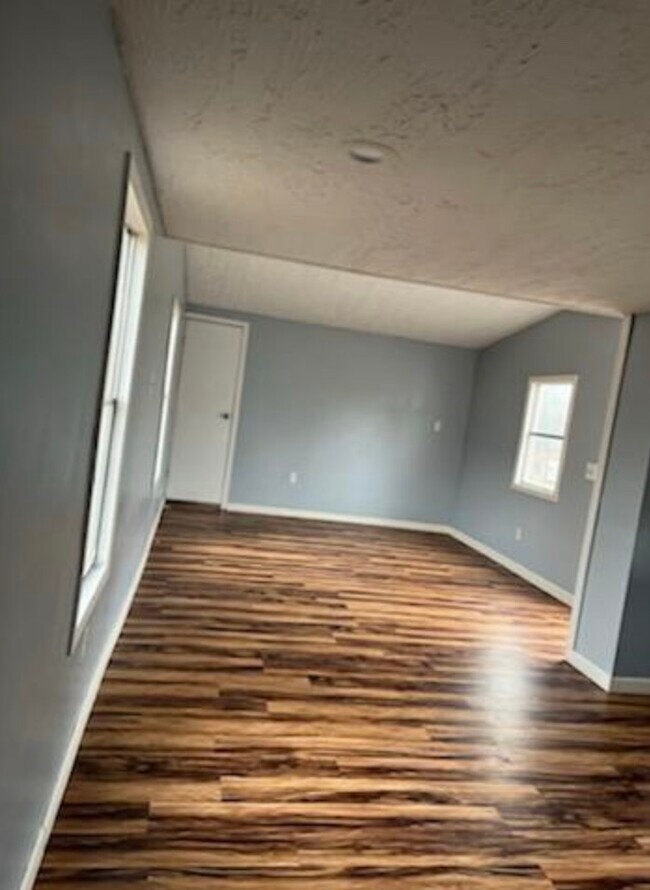 Building Photo - 180 Doyle Dr