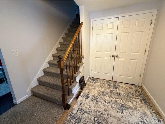 Foto del edificio - 7667 Charlemont Dr