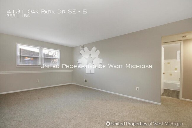 Building Photo - 4131 Oak Park Dr SE