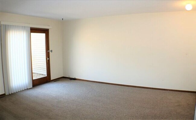 Foto del edificio - 637 Westwinds Dr