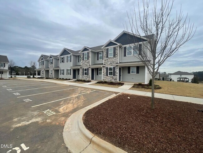 Foto del edificio - 1005 Peony Ln