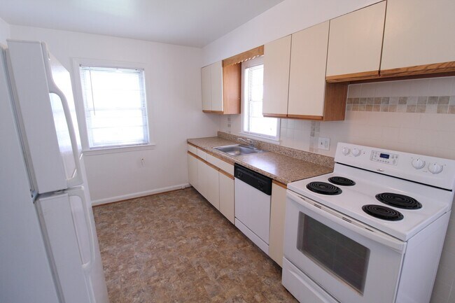 Foto del edificio - 2 Bedroom 1 Bath Duplex In The Waldo Area