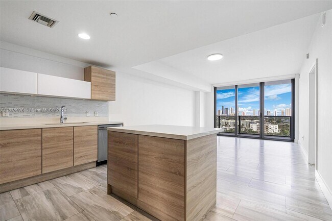 Building Photo - 16385 Biscayne Blvd