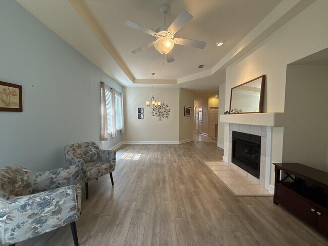 Foto del edificio - 5508 Hampton Woods Way