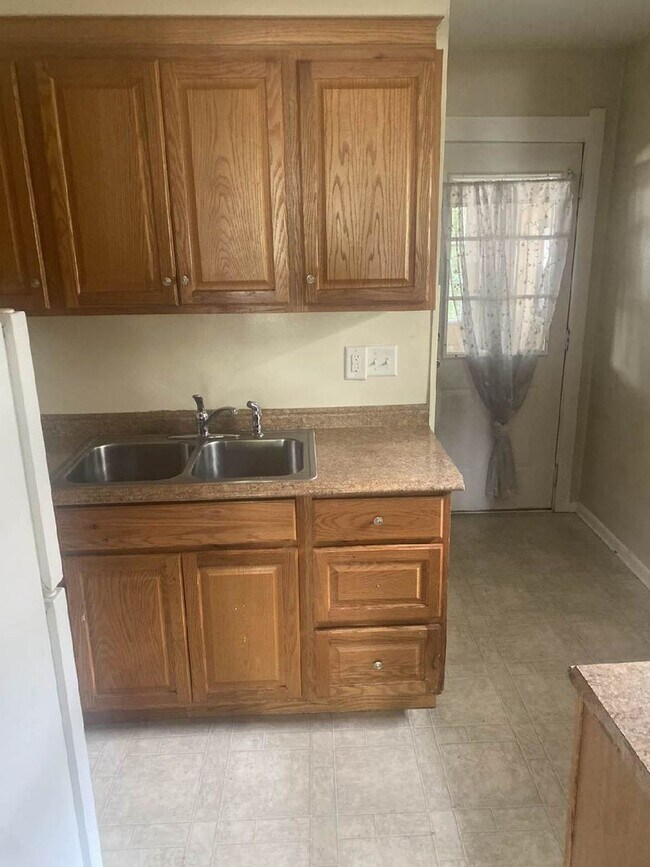 Foto del edificio - 2 BED 1 BATH