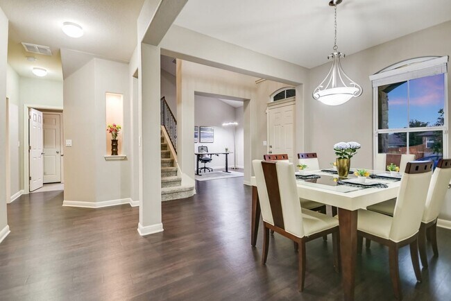 Building Photo - Spacious 4B3B House in Round Rock