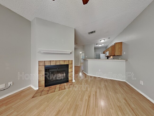 Building Photo - 4800 W Lovers Ln