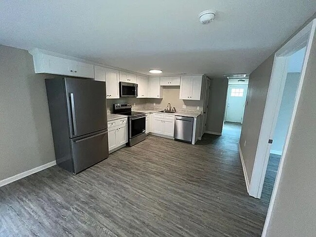 Building Photo - Take a look at this Newly renovated 3 bedr...