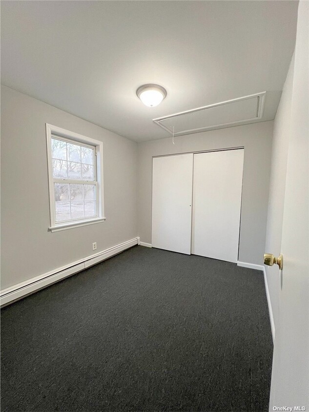 Building Photo - 550 W Montauk Hwy