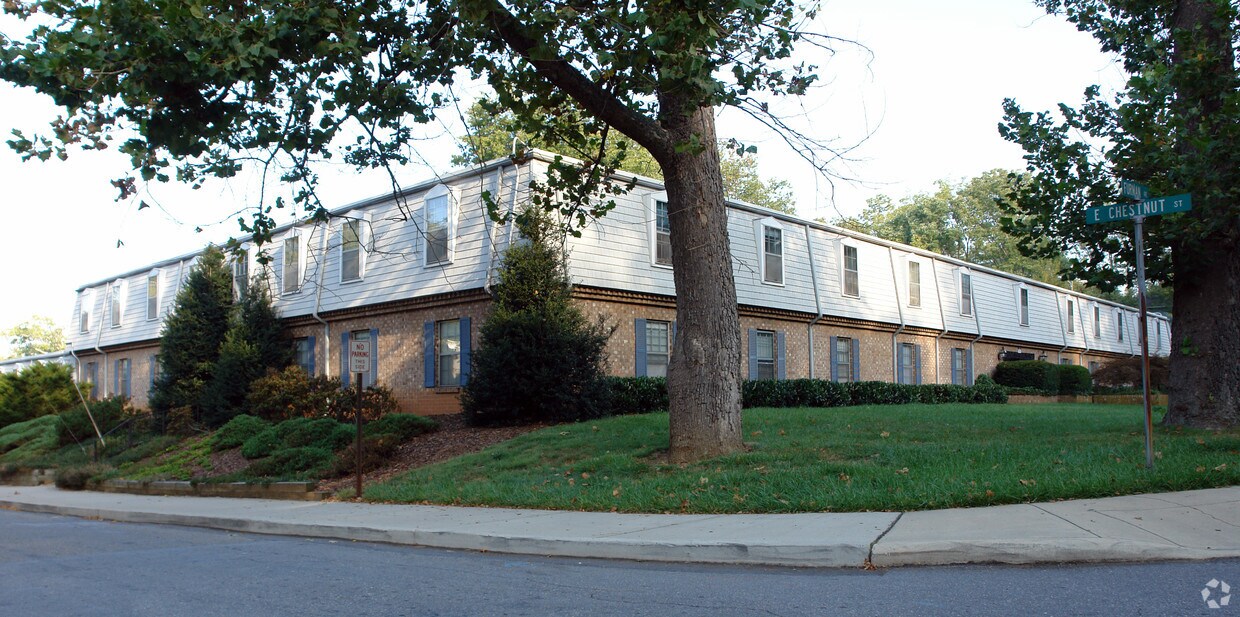 Asheville Arms Apartaments - 102 Furman Ave