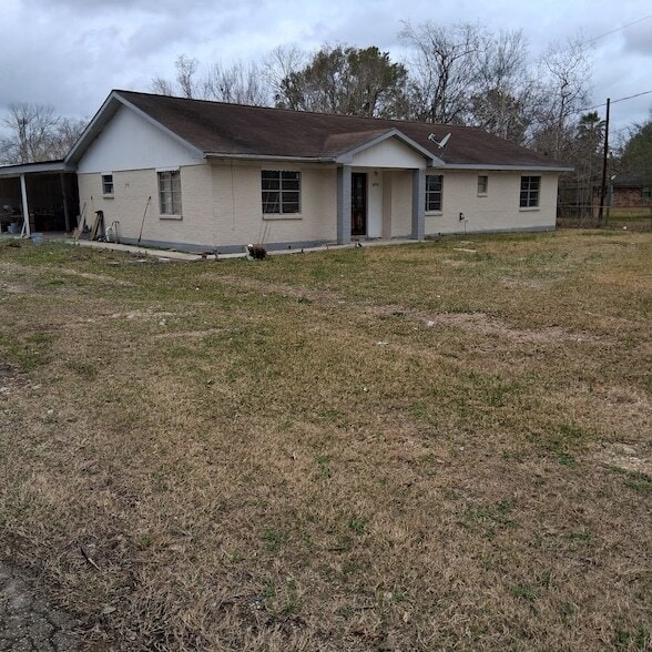 Building Photo - 16900 Wellborne Rd