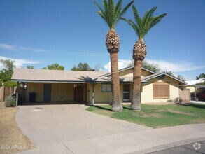 Building Photo - 1815 N Daffodil St