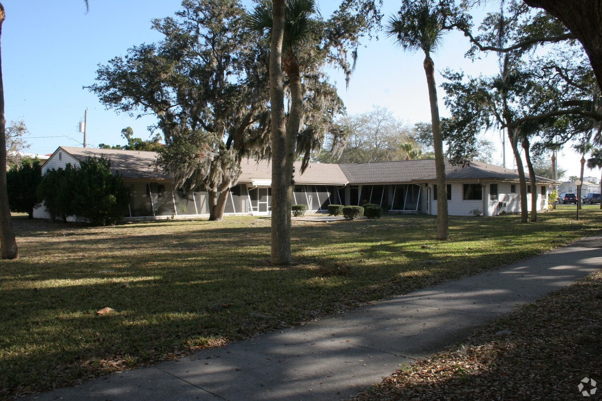 Building Photo - 500 W Venice Ave