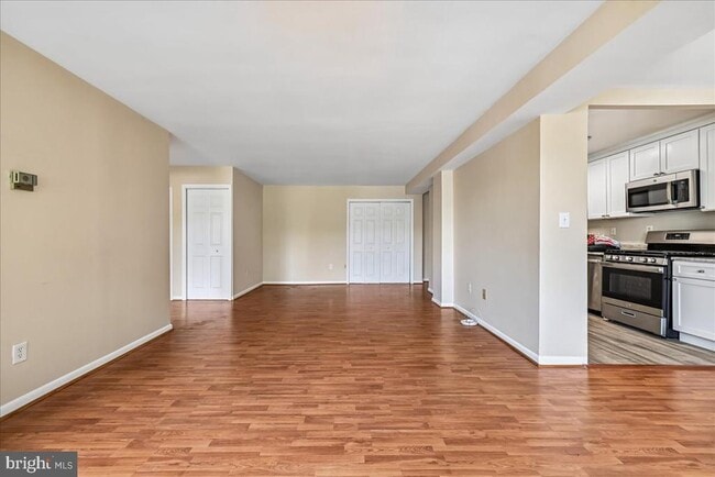 Building Photo - 6631 Wakefield Dr