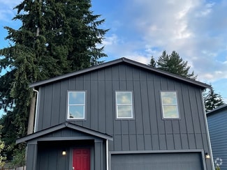 Building Photo - 4322 SE Woodford Ct