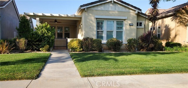 Primary Photo - 1580 Four Seasons Cir