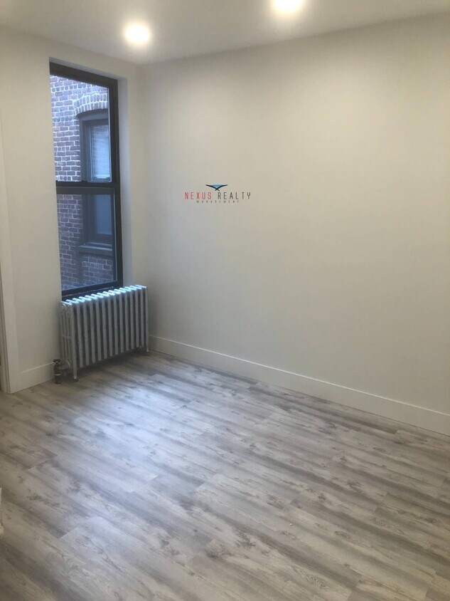 Foto del edificio - 30-74-74 45th St