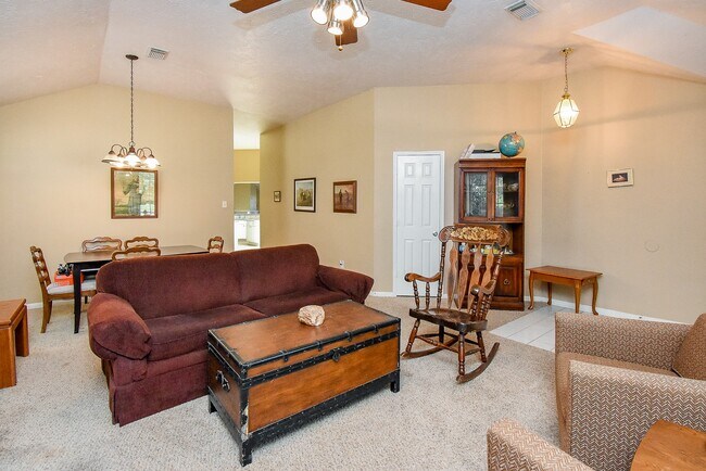 Foto del edificio - 14915 Willow Hearth Dr