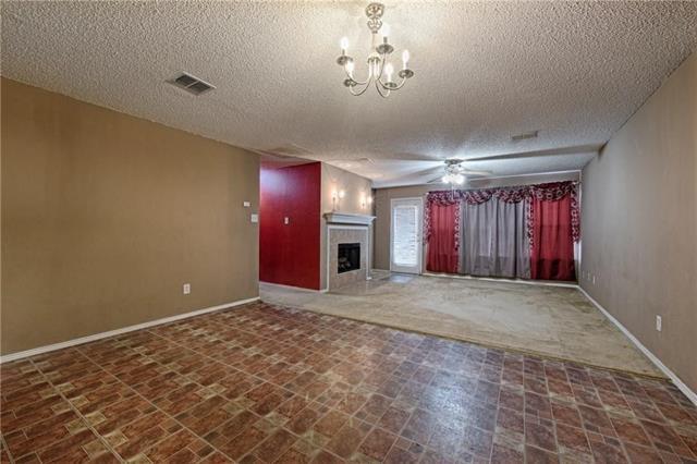 Building Photo - 909 Simi Dr