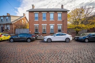 Building Photo - 510-512-512 S Lazelle St