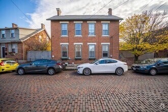 Building Photo - 510-512-512 S Lazelle St