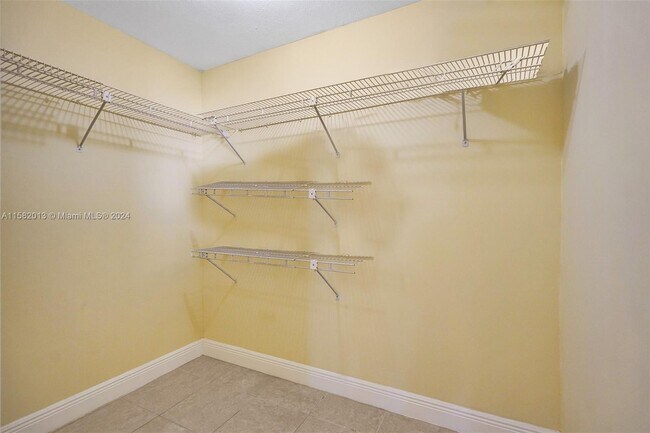 Foto del edificio - 7131 NW 24th Pl
