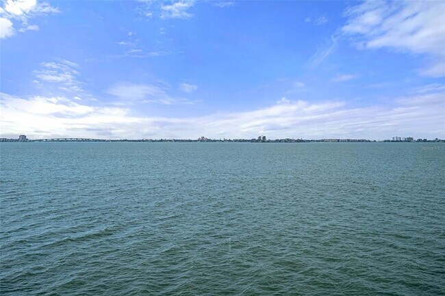 Foto del edificio - 5980 Shore Blvd S