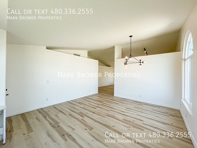 Building Photo - 2029 E Nunneley Ct