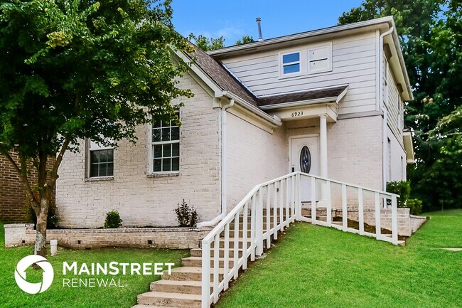 Foto del edificio - 6923 Parkbrook Ln