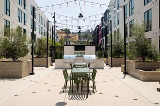 Building Photo - Avenue 34