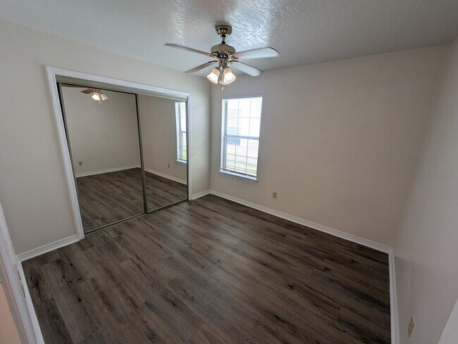 Building Photo - 509 Rush Park Cir