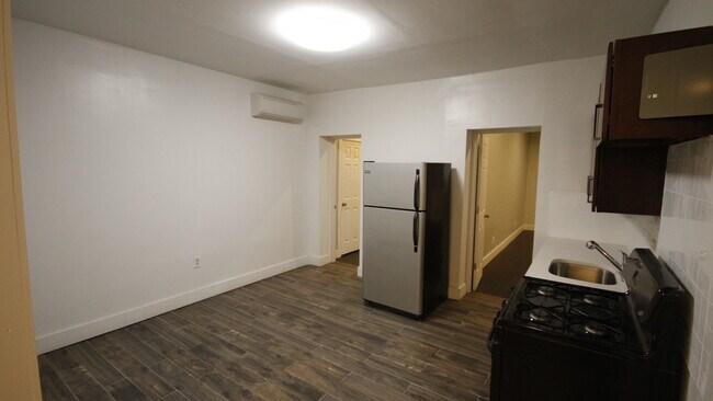 Foto del edificio - 318 Bedford Ave