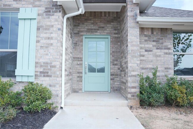 Building Photo - 5216 Bing Cir