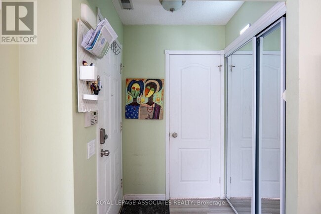 Building Photo - 900 Steeles Ave W